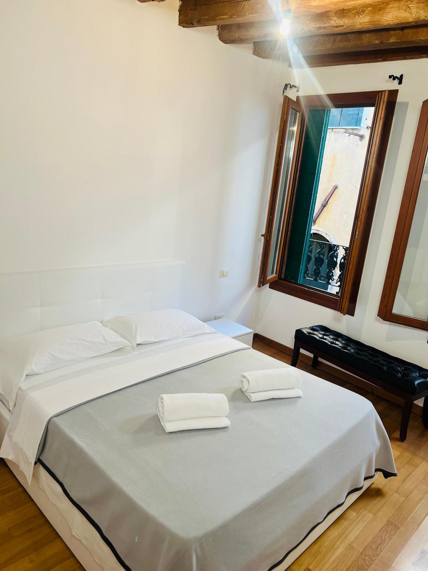 Ca Rialto Apartments Βενετία Εξωτερικό φωτογραφία