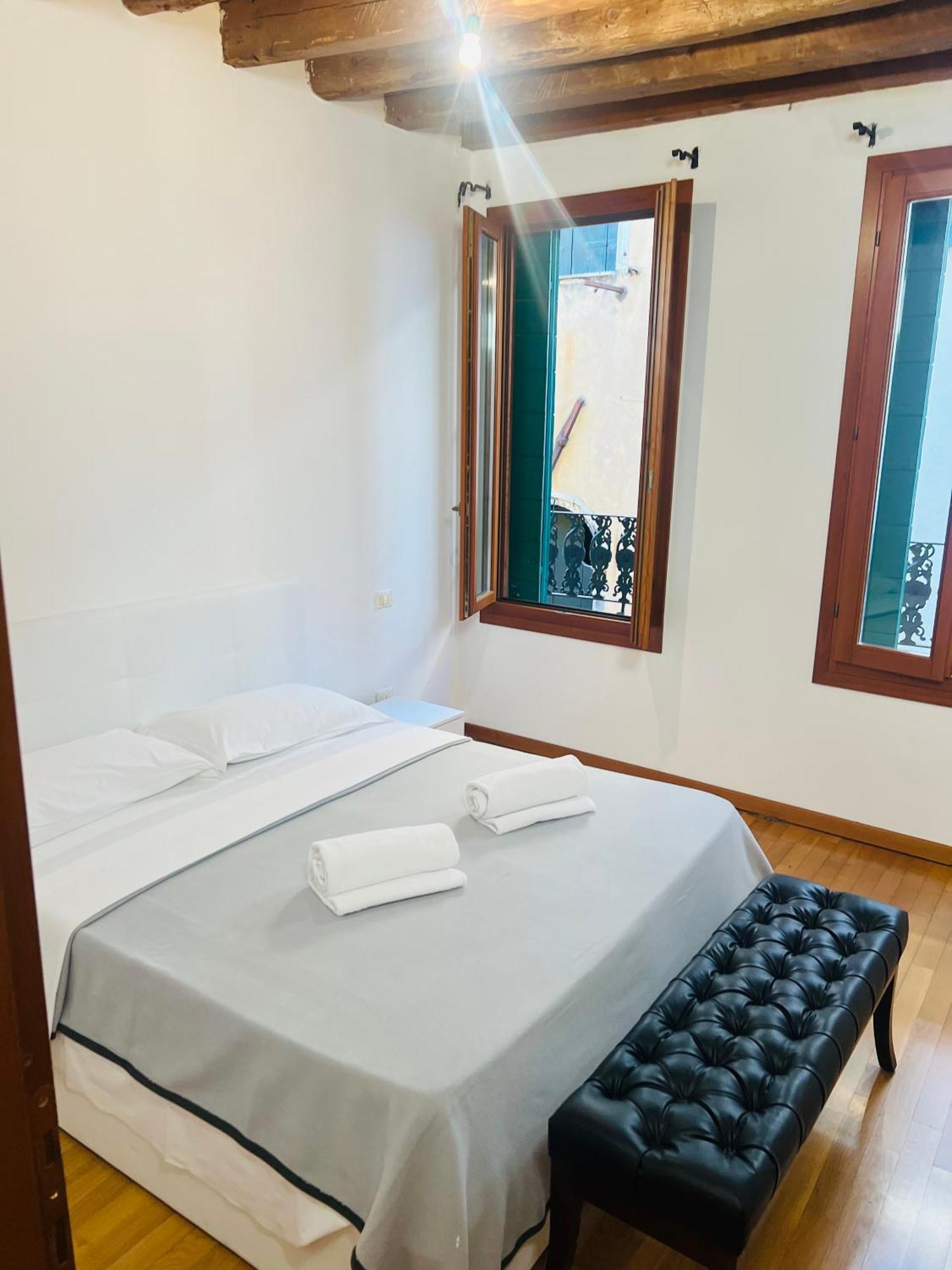 Ca Rialto Apartments Βενετία Εξωτερικό φωτογραφία